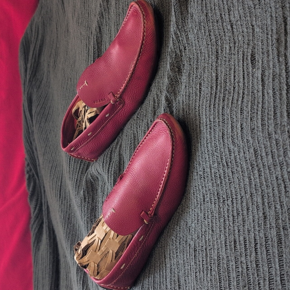 PRADA‎ Men's Vibrant Red Leather Slip-On Loafers Size 10
